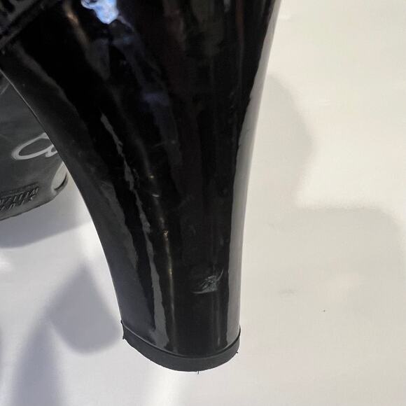 Stuart Weitzman Women's Black Patent Heels Size 7 - Picture 7 of 8